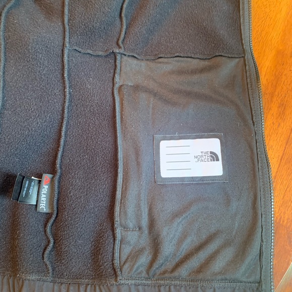 The North Face Classic Black Jacket - Picture 4 of 6